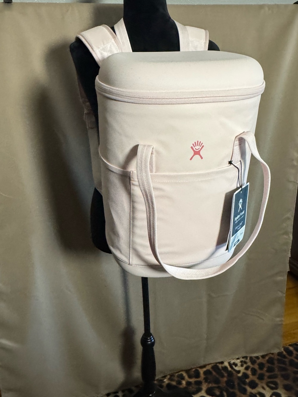 NEW Hydro Flask 20L Soft Cooler Carry Out Pack - Blush